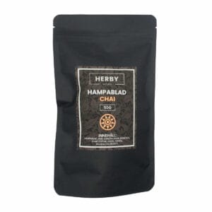 50 gram Hampablad med chai smak. Från hampablomman.se. Svart påse med orangea detaljer