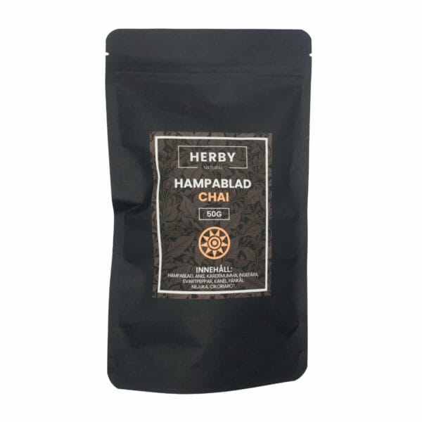 50 gram Hampablad med chai smak. Från hampablomman.se. Svart påse med orangea detaljer