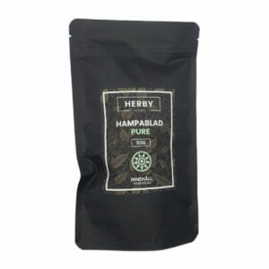 50 gram Hampablad. Från hampablomman.se. Svart påse med orangea detaljer