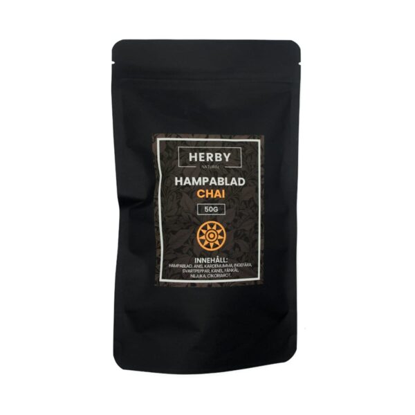 50 gram Hampablad med chai smak. Från hampablomman.se. Svart påse med orangea detaljer