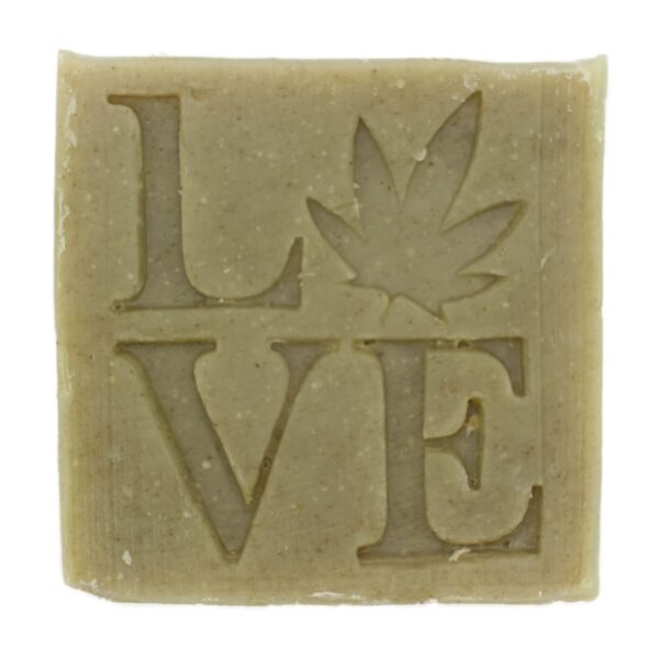 hampablomman handgjord hampatval jl essential 1 Handgjord vegansk hampatvål 100% gjord på naturliga ingredienser från hampablomman.se Innehåller hampafröolja, olivolja, kokosolja, ricinolja, sheasmör, nässla, eteriska oljor som lavendel och patchouli